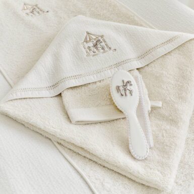 THEOPHILE& PATACHOU CARROUSEL KAPHANDDOEK MET WASHANDJE - WIT