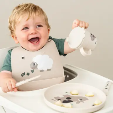 DONE BY DEER SILICONE BIB SHEEPY SAND - BEIGE
