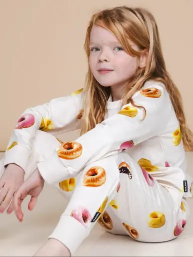 SNURK DONUTS SWEATER EN BROEK SET - WIT