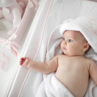 FIRST WASKUSSENHOES & HANDDOEK CRYSTAL PINK - ROZE