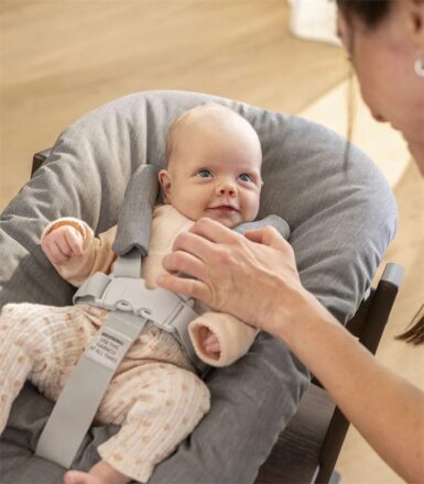 STOKKE TRIPP TRAPP NEWBORN SET MET SPEELGOEDHANGER ANTRACIET
