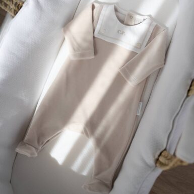 THEOPHILE & PATACHOU KRUIPPAKJE BORSTPLAAT BEIGE