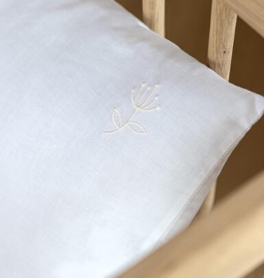 LIVING NATURE OVERTREK HOOFDKUSSEN LINNEN COLLECTIE - BEIGE