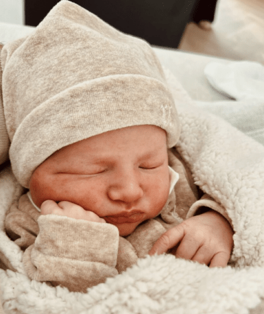 POETREE VELOURS BABY MUTSJE CAMEL - BEIGE