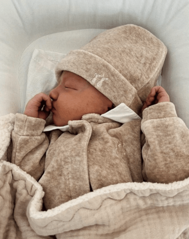 POETREE VELOURS BABY MUTSJE CAMEL - BEIGE