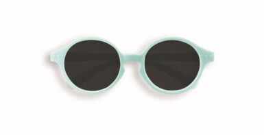 *IZIPIZI ZONNEBRIL KIDS SKY BLUE 12-36 M - BLAUW