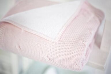 POETREE WIEG DEKEN TEDDY CHAMONIX POUDRE 80X100 - ROZE